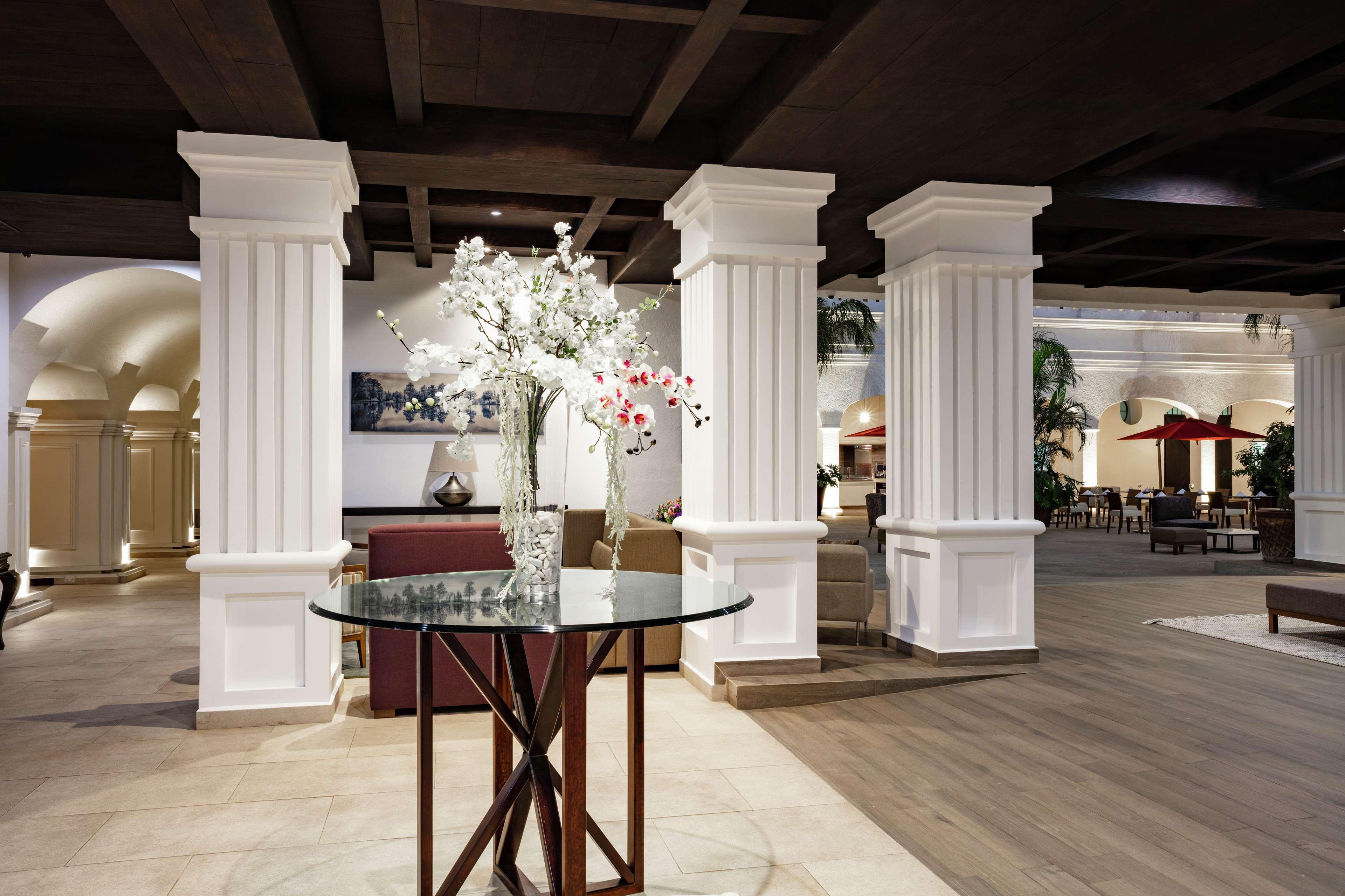 Doubletree By Hilton Toluca Hotel Exterior photo