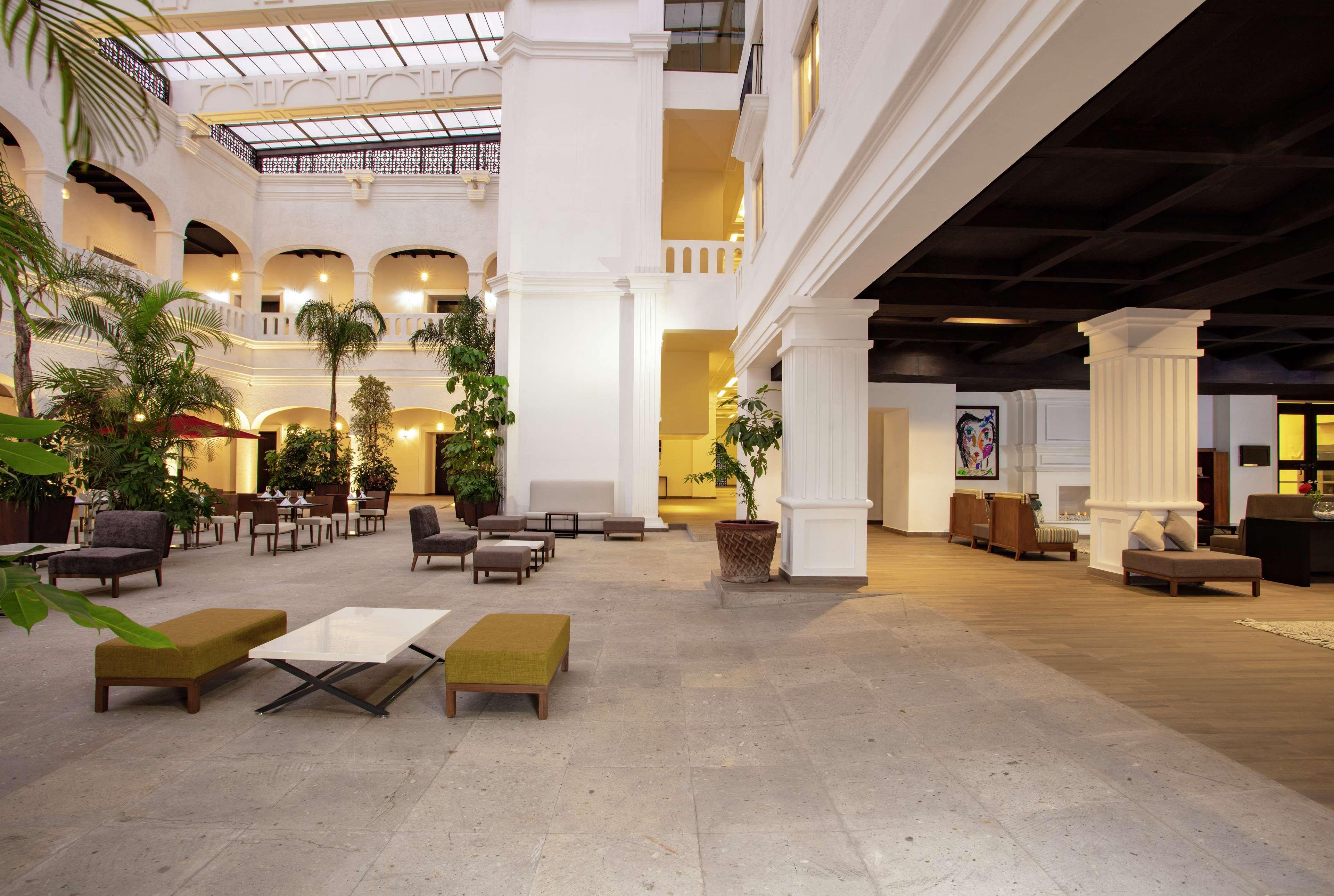 Doubletree By Hilton Toluca Hotel Exterior photo